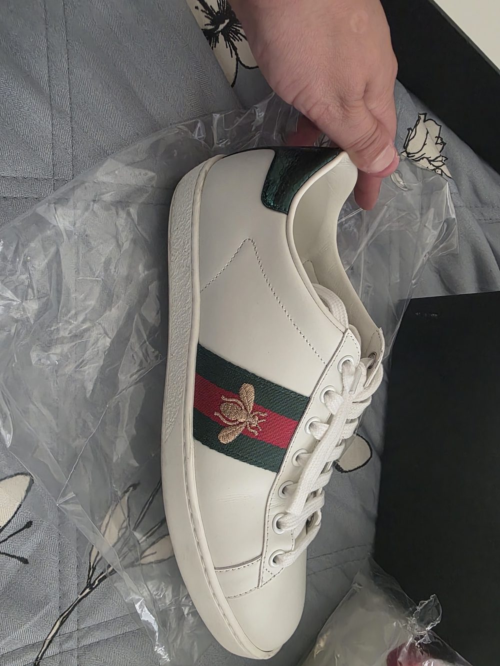 Gucci White Leather Sneakers with Green and Red Web Stripe - Picture 4 of 4